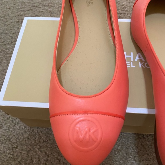Coral MK flats with box. Never been worn - Picture 8 of 8